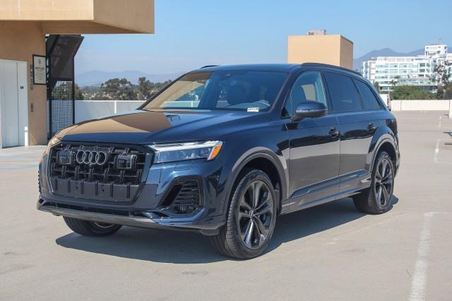 new 2025 Audi Q7 car, priced at $76,770