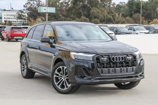 new 2025 Audi Q7 car, priced at $70,850