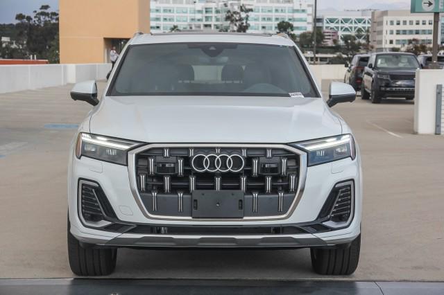 new 2025 Audi Q7 car, priced at $65,370