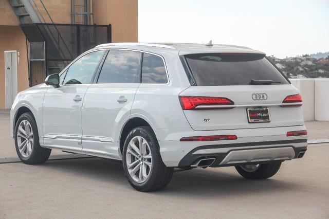 new 2025 Audi Q7 car, priced at $65,370