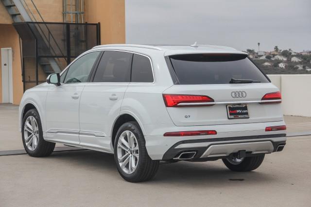 new 2025 Audi Q7 car, priced at $75,360