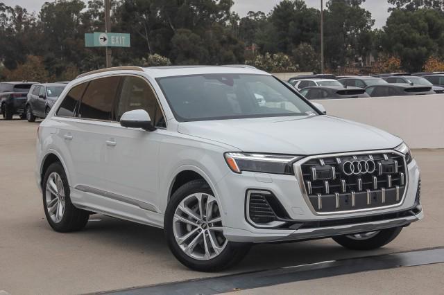 new 2025 Audi Q7 car, priced at $75,360