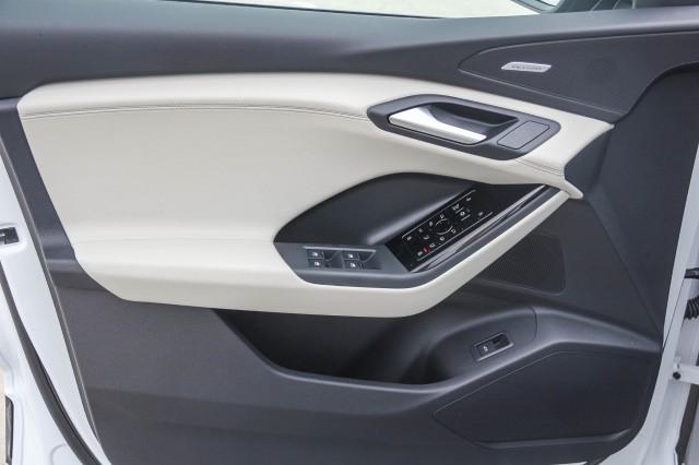 new 2025 Audi Q6 e-tron car, priced at $75,085