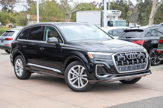 new 2025 Audi Q7 car, priced at $70,020