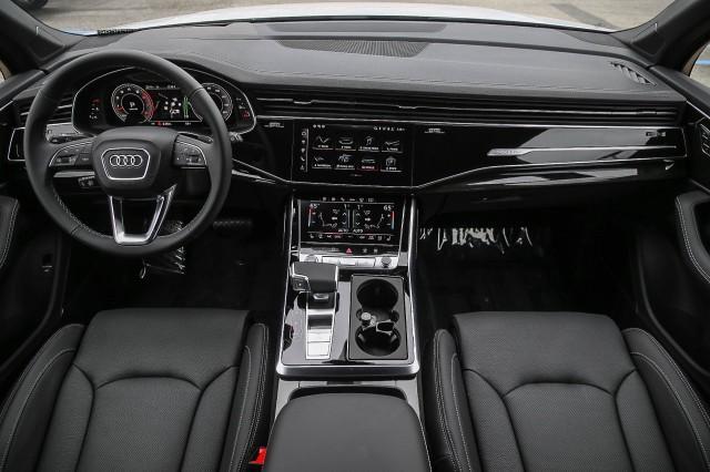 new 2025 Audi Q7 car, priced at $84,260
