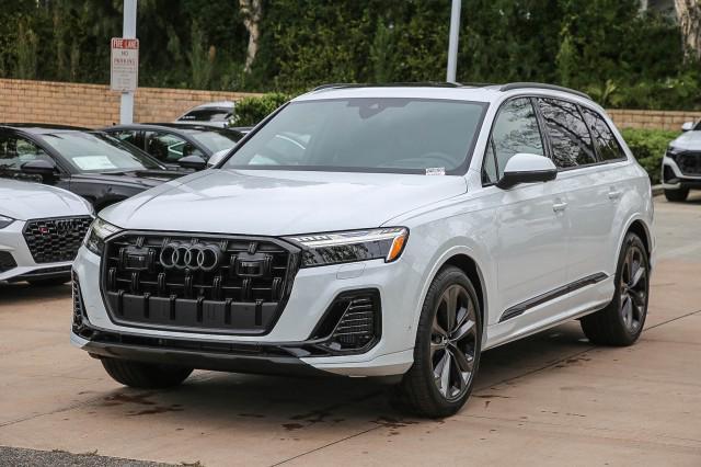 new 2025 Audi Q7 car, priced at $84,260