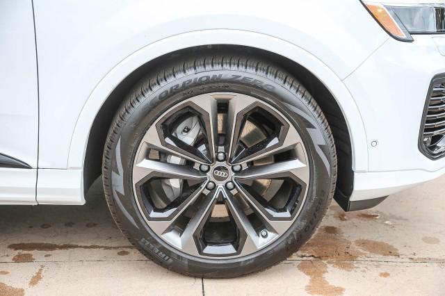 new 2025 Audi Q7 car, priced at $84,260