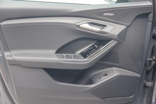 new 2025 Audi Q6 e-tron car, priced at $74,905