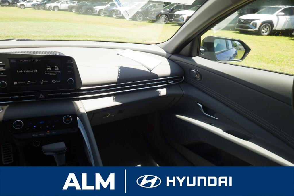 new 2025 Hyundai Elantra car, priced at $25,000