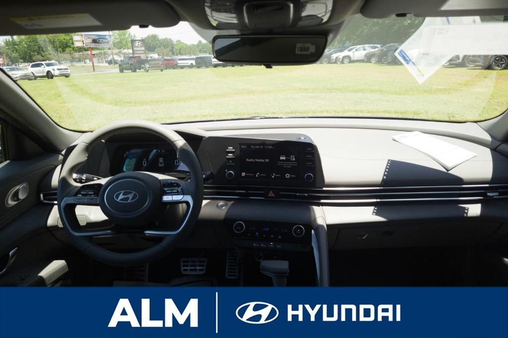 new 2025 Hyundai Elantra car, priced at $25,000