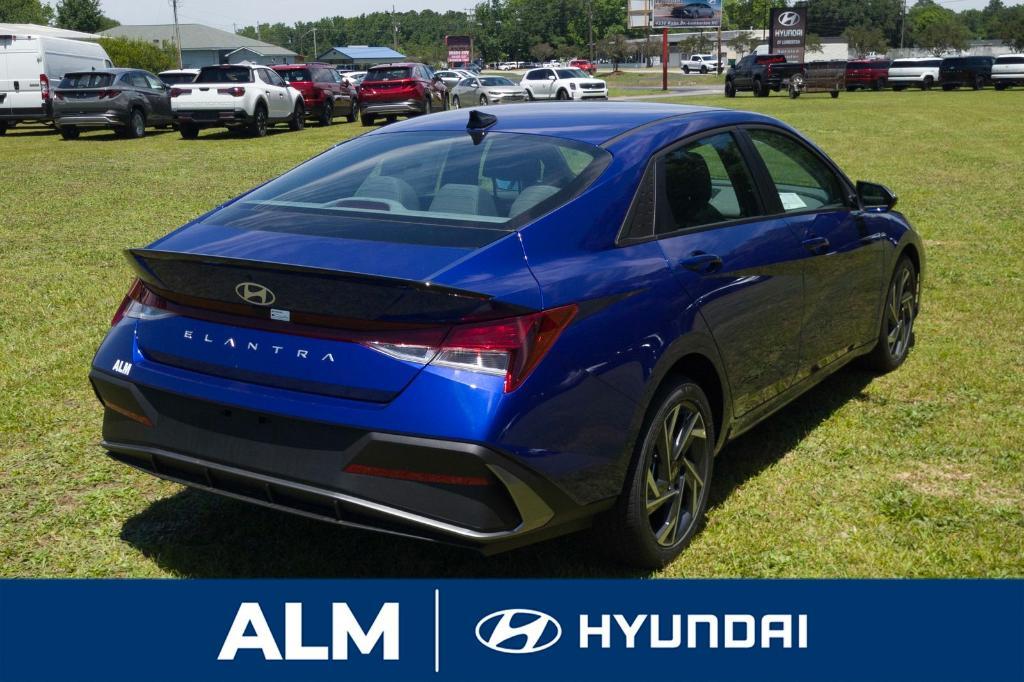 new 2025 Hyundai Elantra car, priced at $25,000