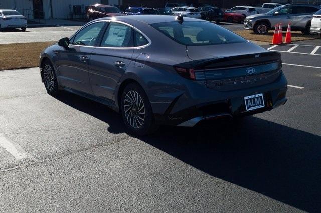 new 2025 Hyundai Sonata Hybrid car, priced at $32,390