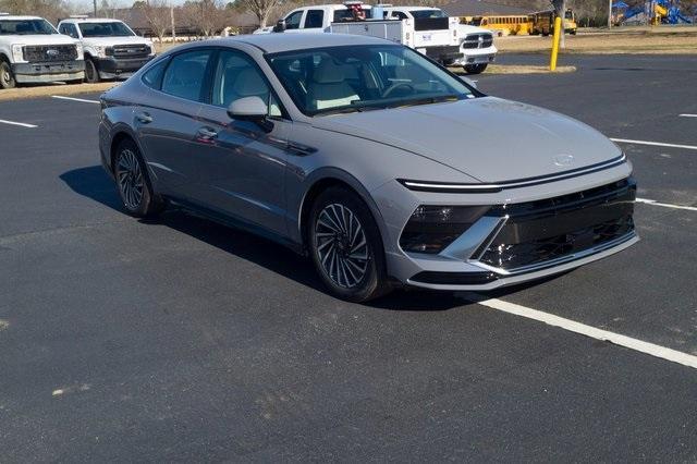 new 2025 Hyundai Sonata Hybrid car, priced at $32,390