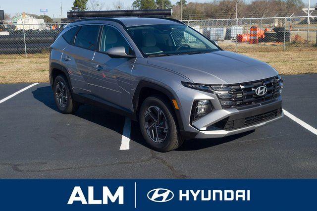 new 2025 Hyundai TUCSON Hybrid car, priced at $35,000