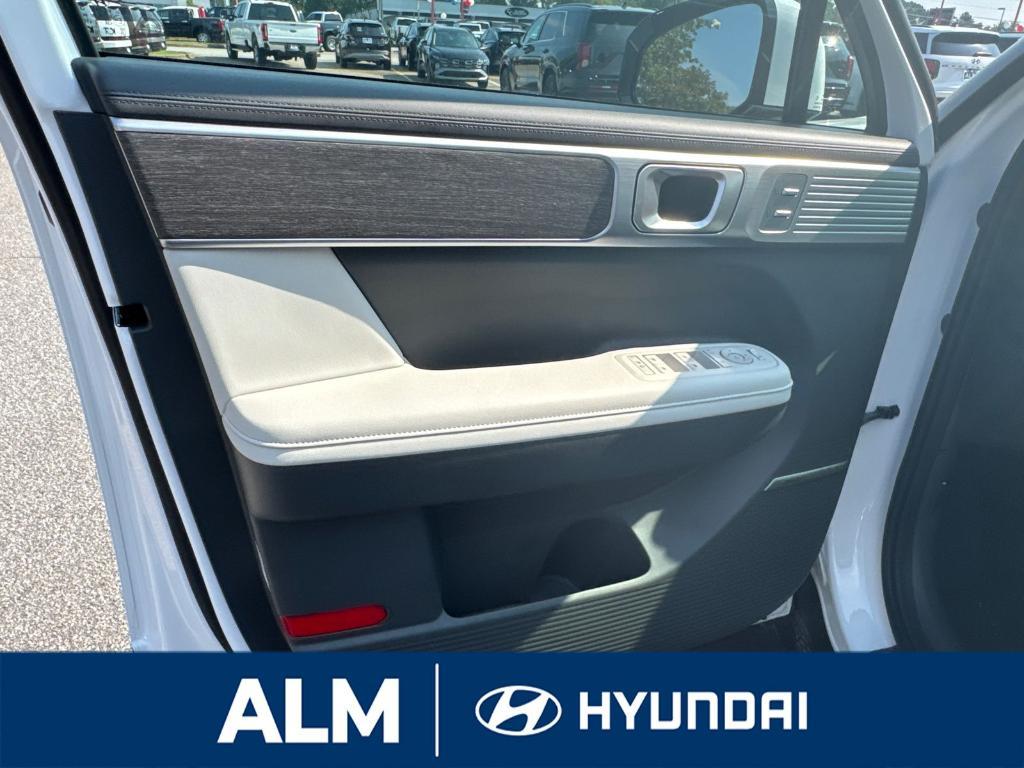 new 2025 Hyundai SANTA FE HEV car, priced at $50,759