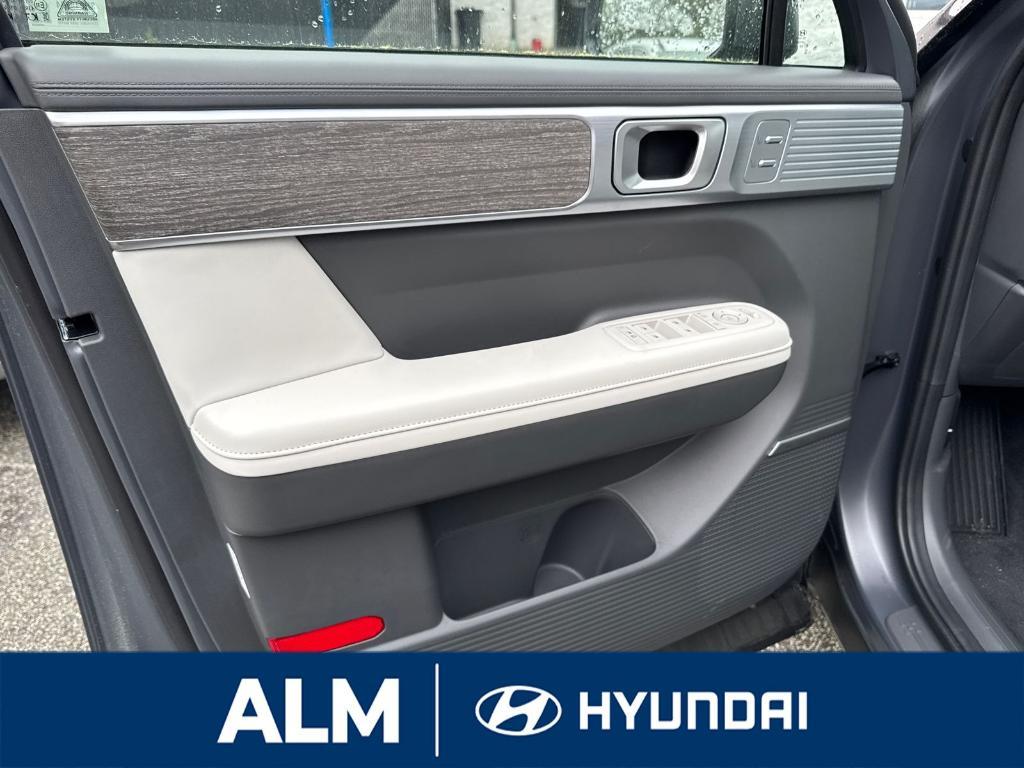 new 2025 Hyundai SANTA FE HEV car, priced at $47,995