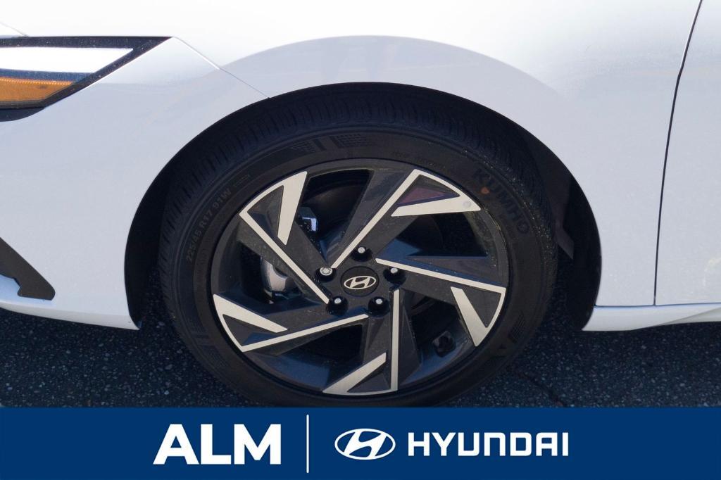 new 2025 Hyundai Elantra car, priced at $25,570