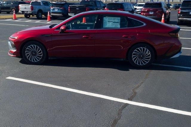 new 2025 Hyundai Sonata Hybrid car, priced at $39,310