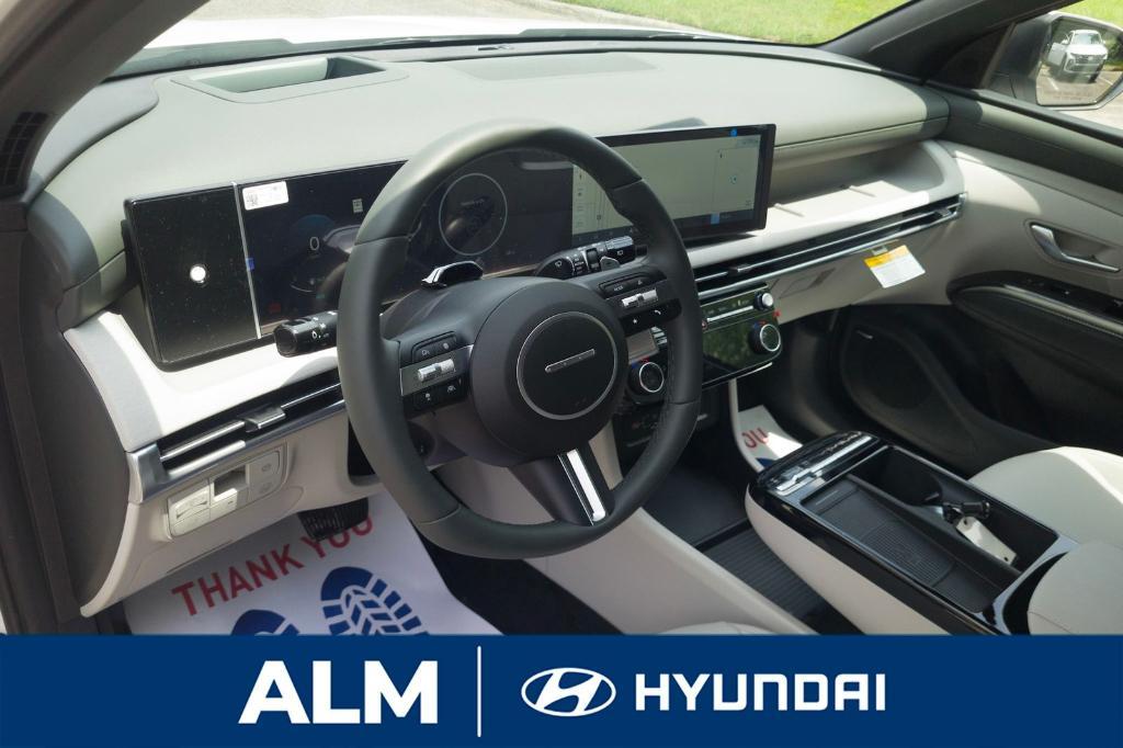 new 2025 Hyundai TUCSON Hybrid car, priced at $43,900