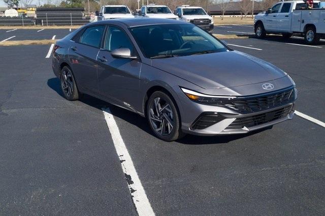 new 2025 Hyundai Elantra HEV car, priced at $30,840