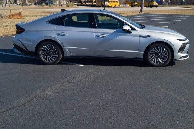 new 2025 Hyundai Sonata Hybrid car, priced at $38,840