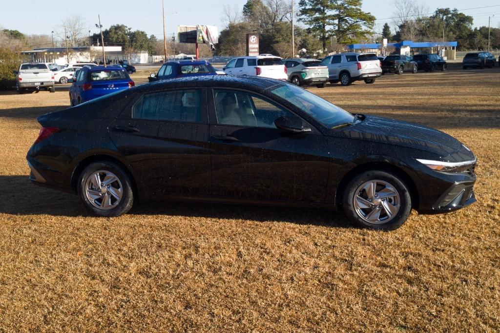 new 2025 Hyundai Elantra car, priced at $23,265