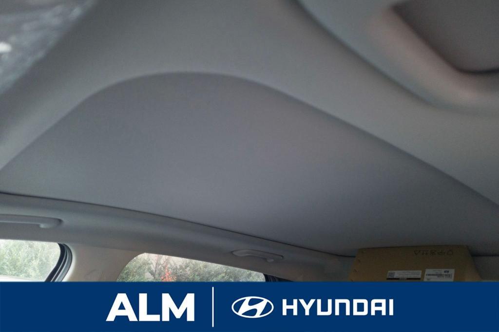 new 2025 Hyundai TUCSON Hybrid car, priced at $39,090