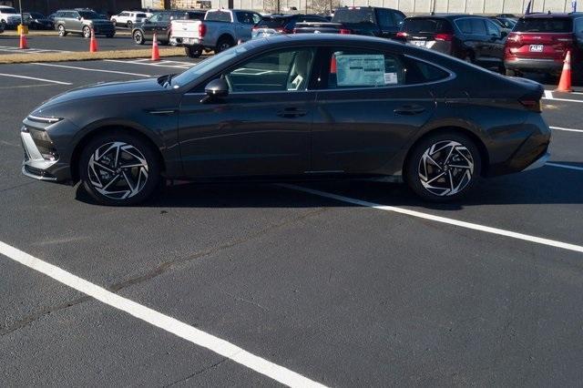 new 2025 Hyundai Sonata car, priced at $32,190