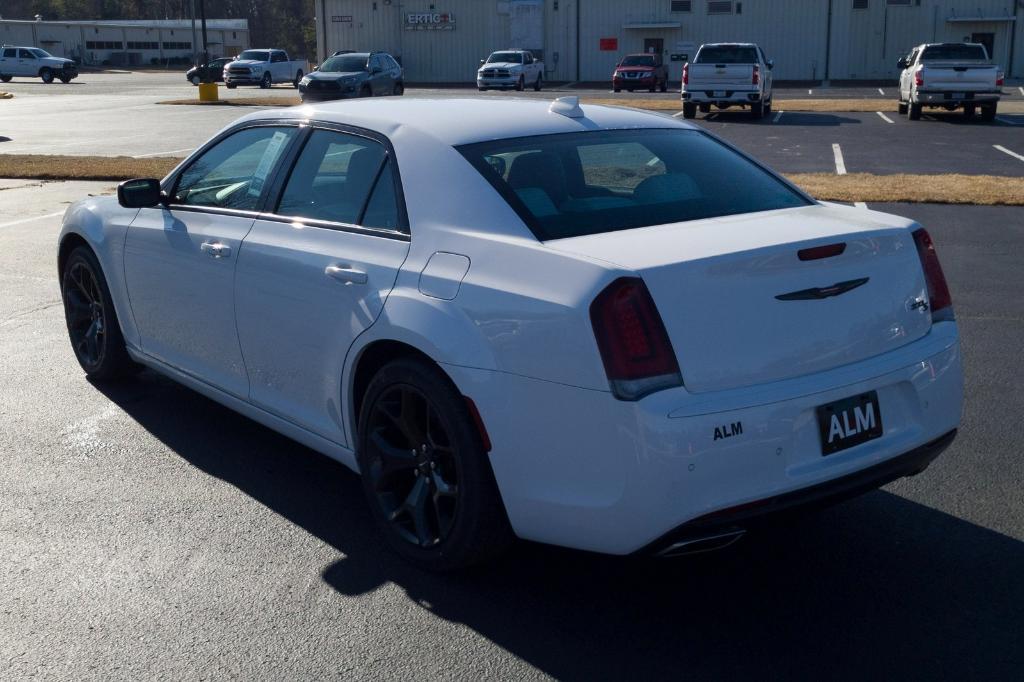 used 2021 Chrysler 300 car, priced at $21,920