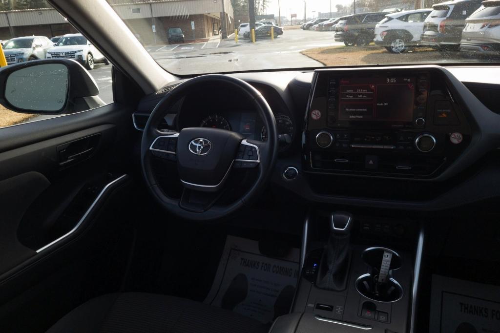 used 2022 Toyota Highlander car, priced at $28,920