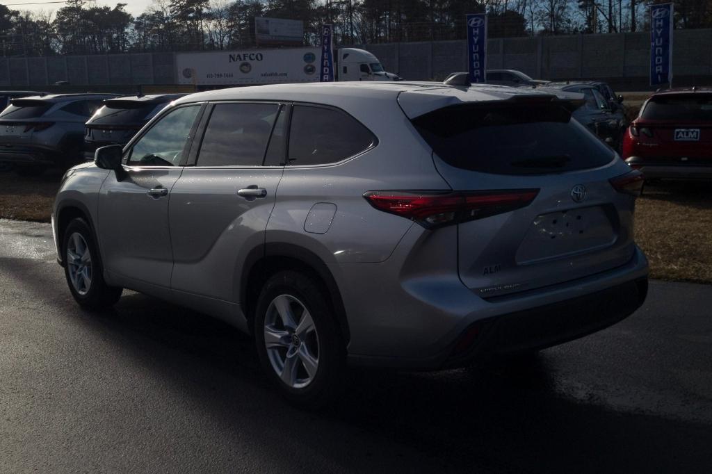 used 2022 Toyota Highlander car, priced at $28,920