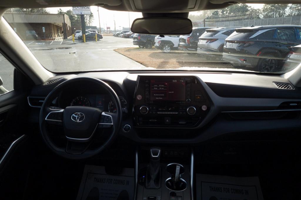 used 2022 Toyota Highlander car, priced at $28,920