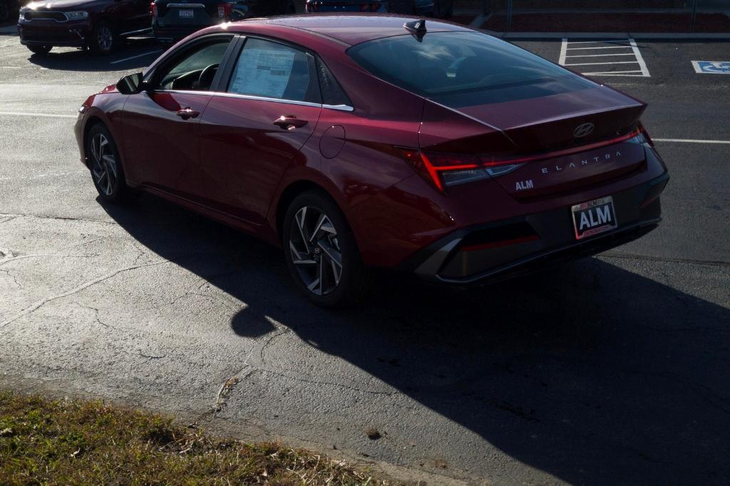 new 2024 Hyundai Elantra car, priced at $27,040