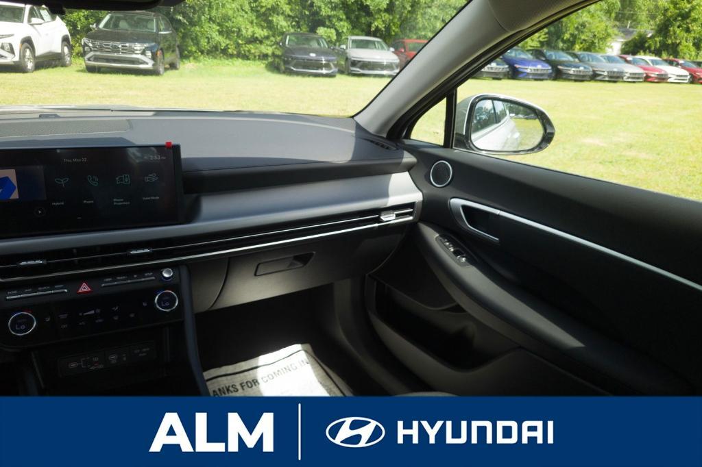 new 2025 Hyundai Sonata Hybrid car, priced at $32,830
