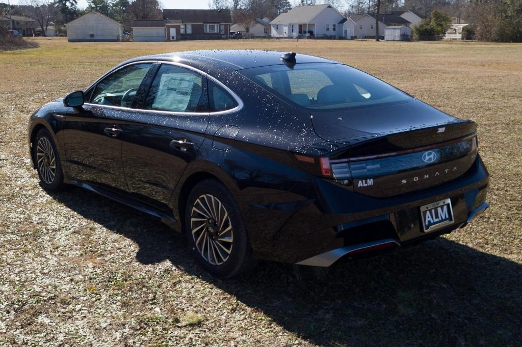 new 2025 Hyundai Sonata Hybrid car, priced at $39,380