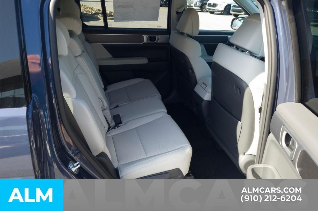 used 2025 Hyundai Santa Fe car, priced at $31,920