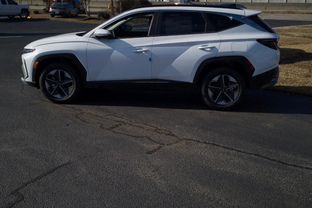 new 2025 Hyundai Tucson Hybrid car, priced at $38,470