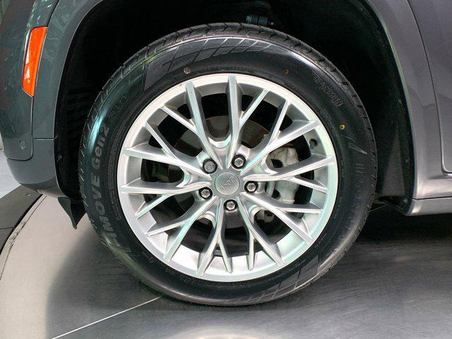 used 2022 Jeep Grand Cherokee car, priced at $38,989