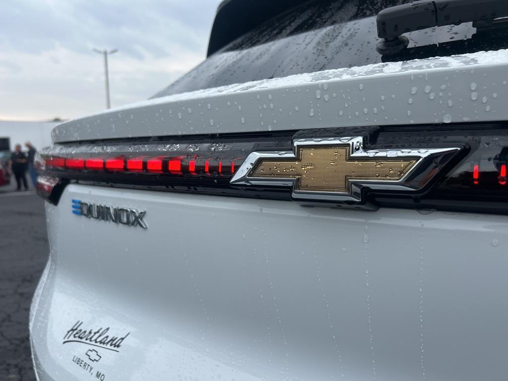 new 2025 Chevrolet Equinox EV car, priced at $45,090