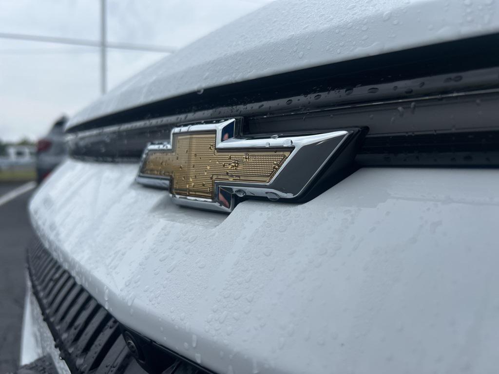 new 2025 Chevrolet Equinox EV car, priced at $45,090