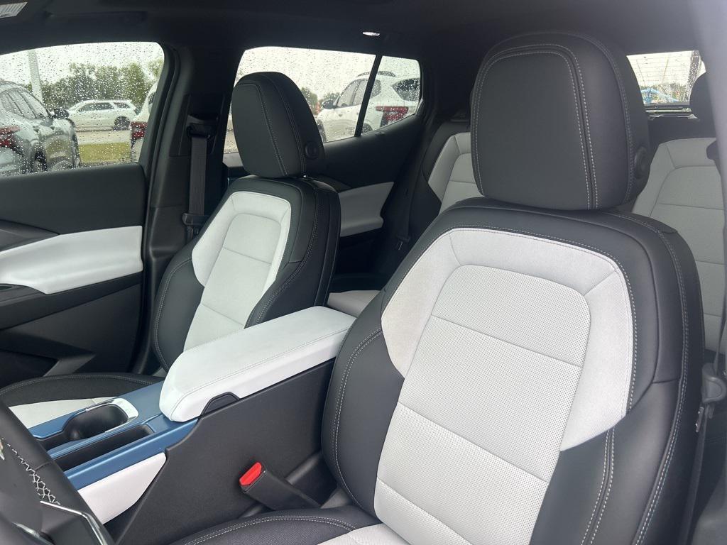 new 2025 Chevrolet Equinox EV car, priced at $45,090