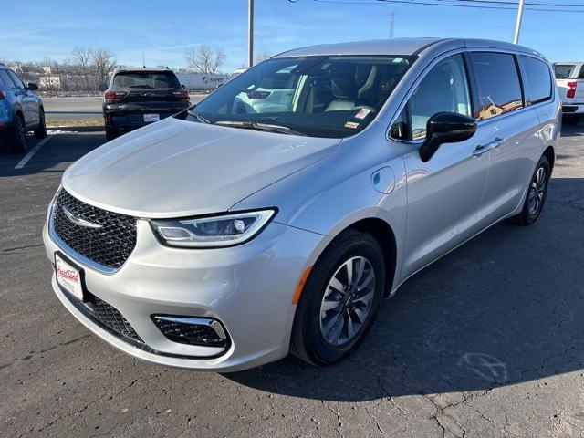 used 2024 Chrysler Pacifica Hybrid car, priced at $35,593