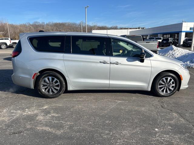 used 2024 Chrysler Pacifica Hybrid car, priced at $35,593