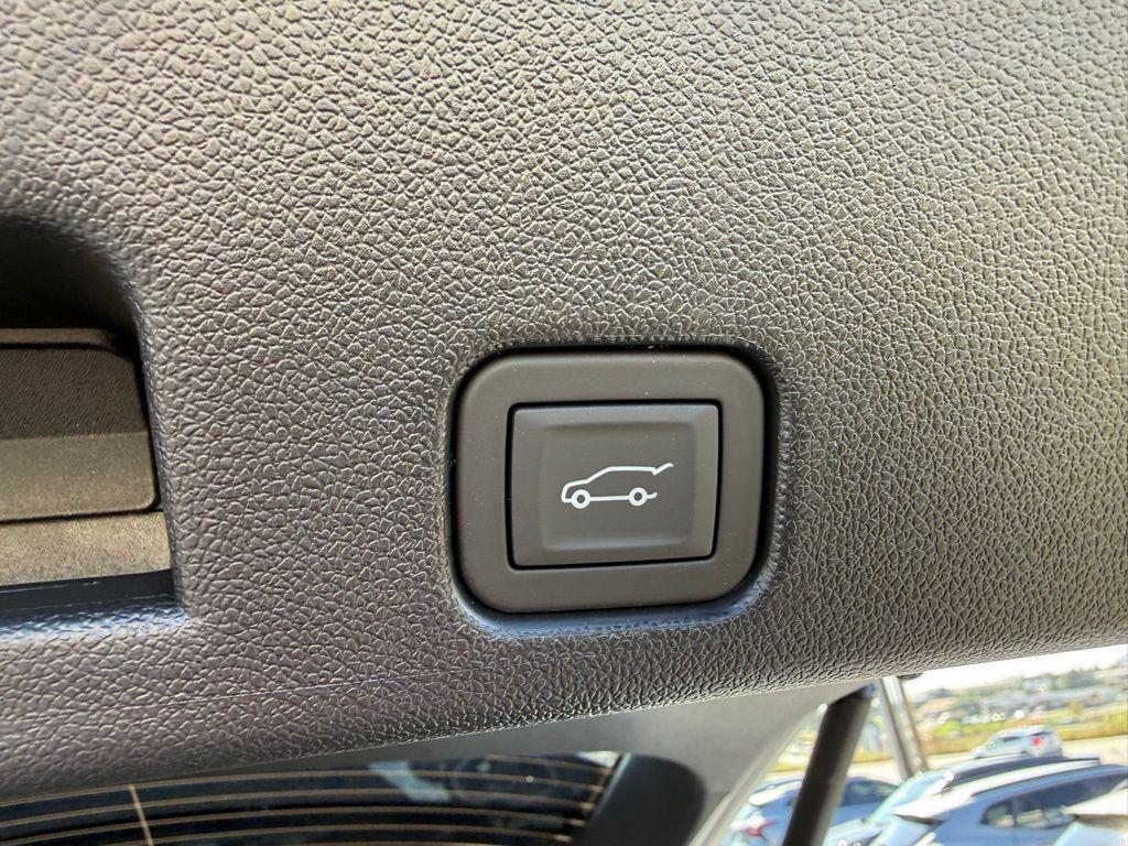 new 2026 Chevrolet Traverse car, priced at $46,490