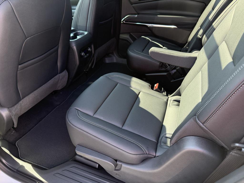 new 2026 Chevrolet Traverse car, priced at $46,490