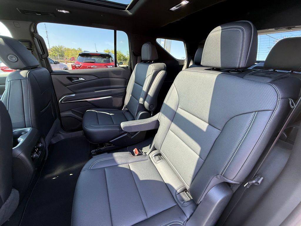 new 2026 Chevrolet Traverse car, priced at $46,490