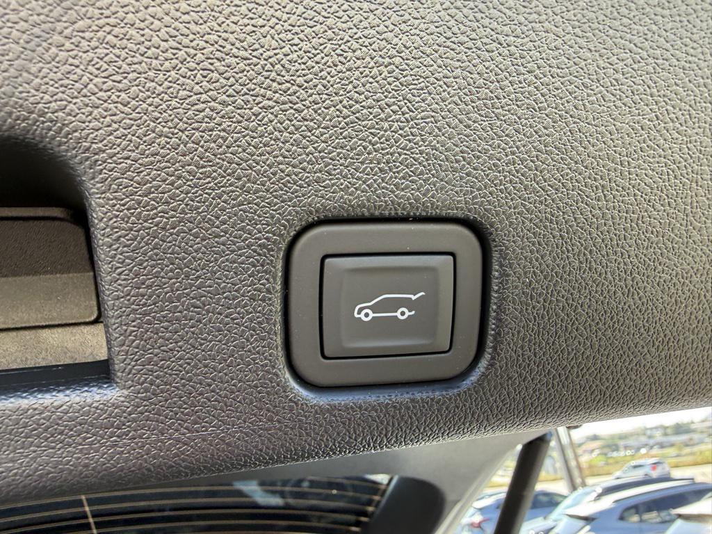 new 2026 Chevrolet Traverse car, priced at $46,490