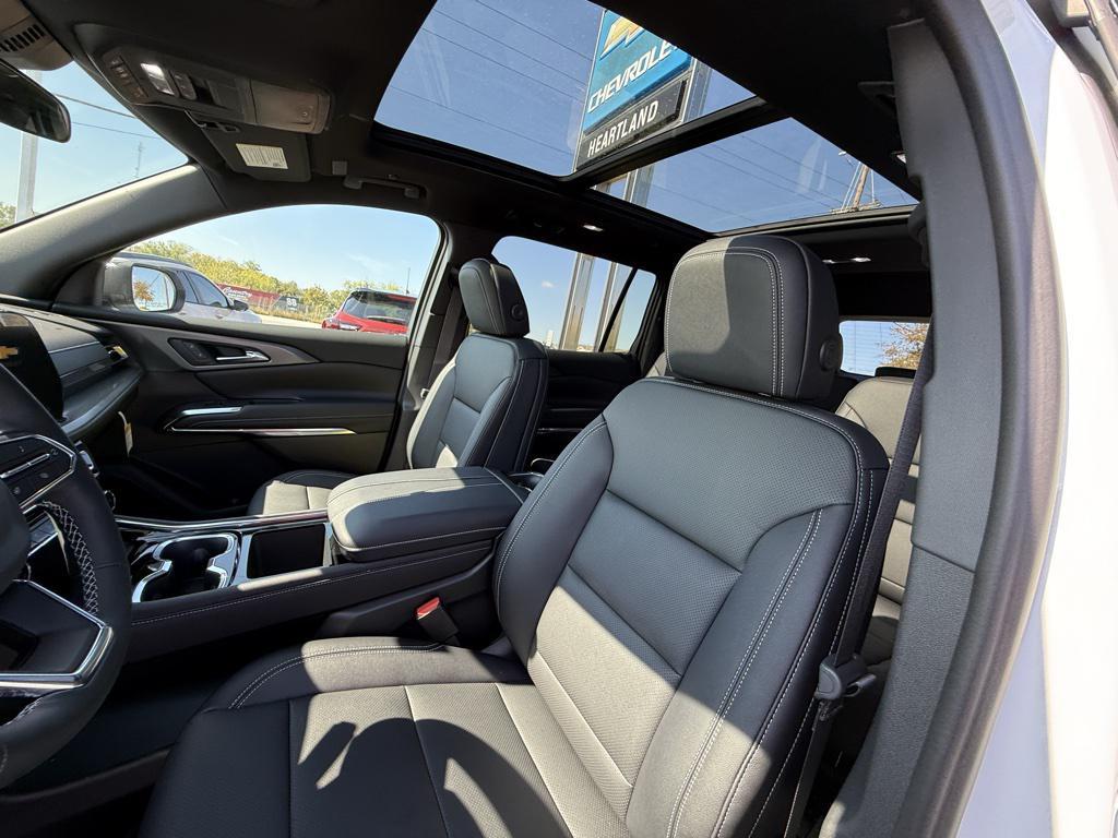 new 2026 Chevrolet Traverse car, priced at $46,490