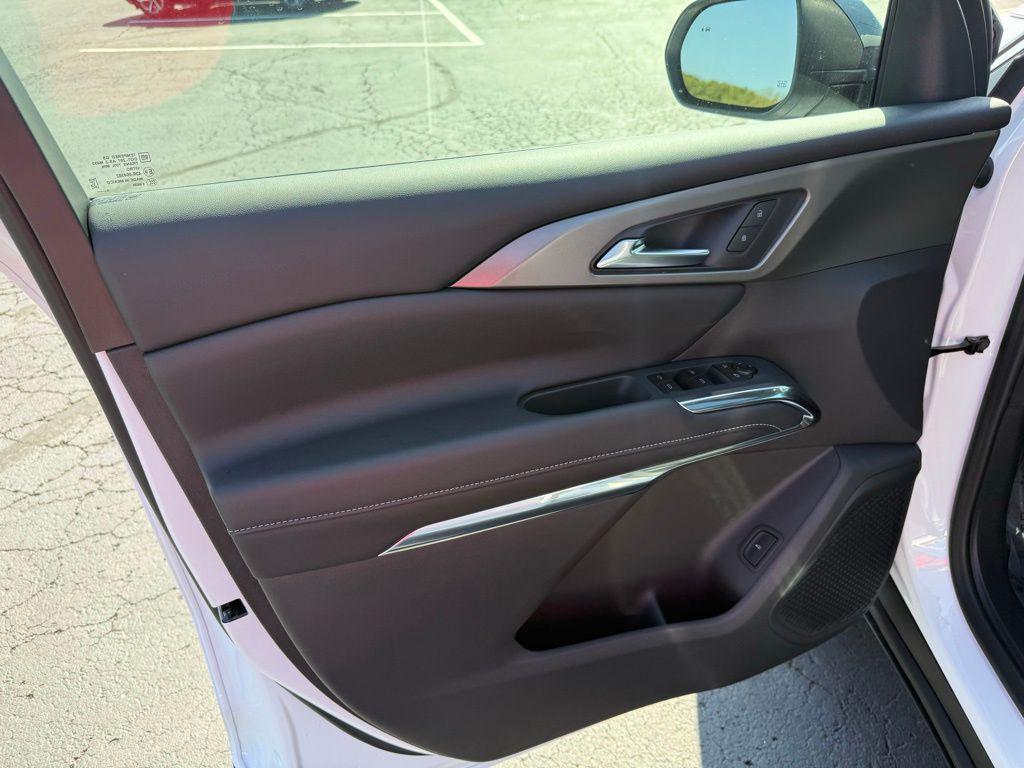 new 2026 Chevrolet Traverse car, priced at $46,490