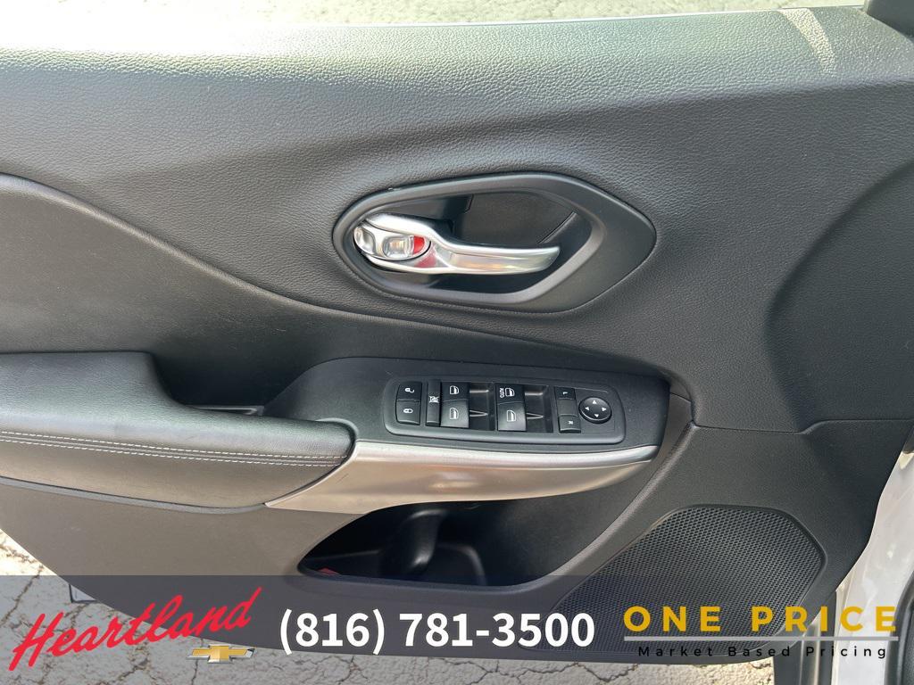 used 2019 Jeep Cherokee car, priced at $13,686